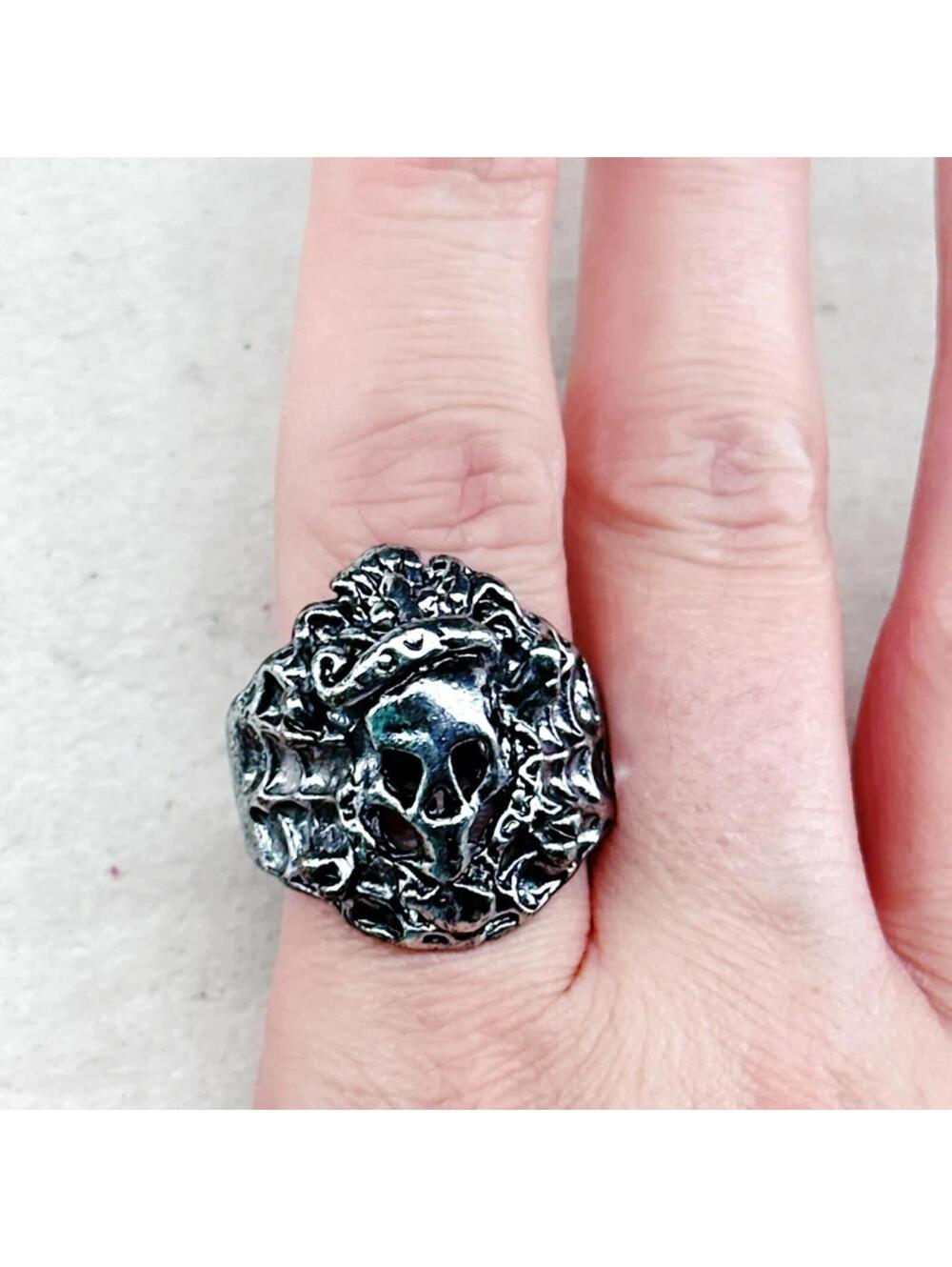 4857gc. Men’s Skull Ring Goth 11.75